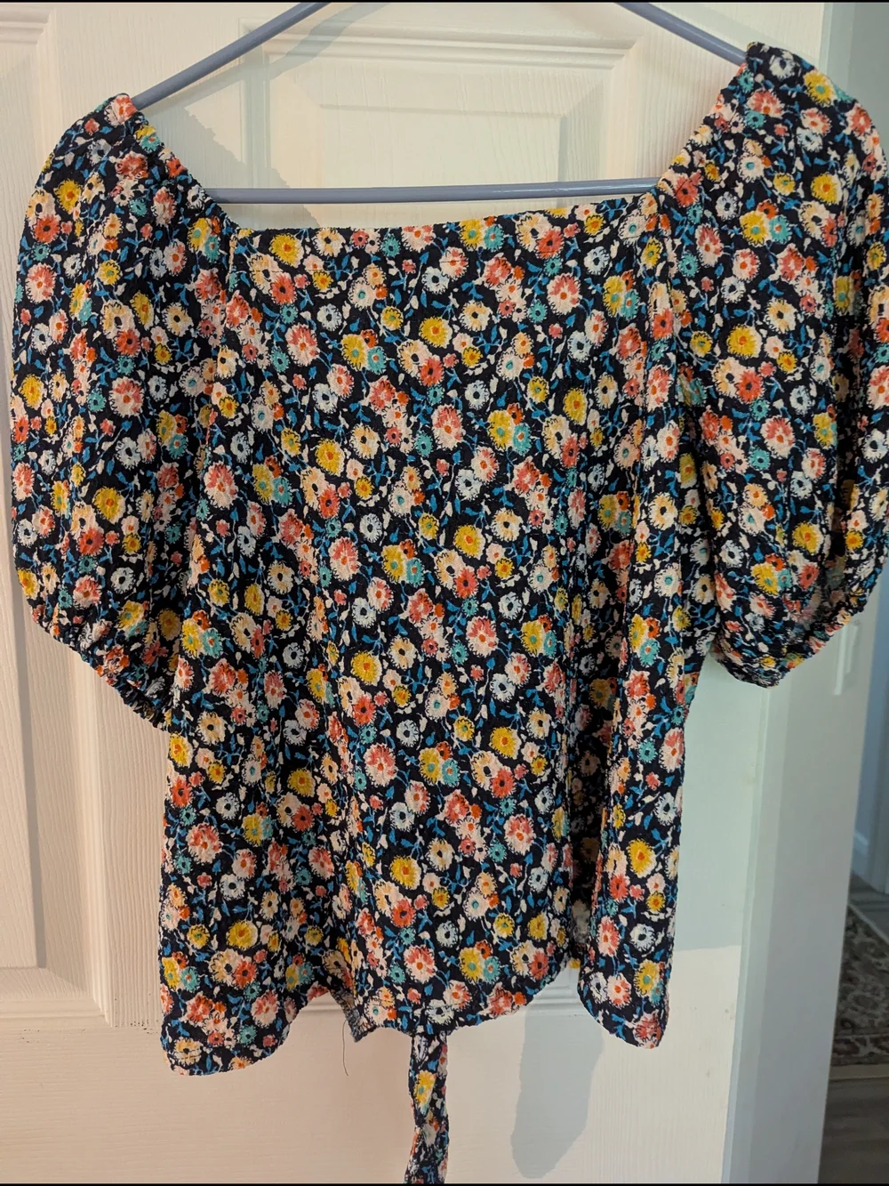 LOFT Floral Tie-Hem Puff Sleeve Top in Navy Multi